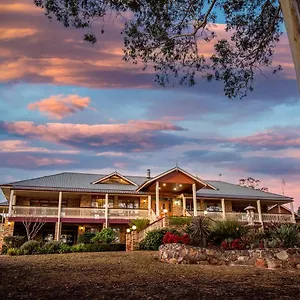Robyn's Nest Lakeside Merimbula